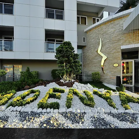 哈拉勒全包阿登亚度假酒店 5* 阿萨拉尔