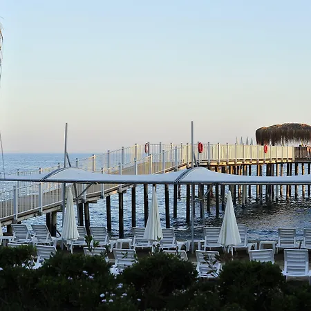 Üdülőközpont Adenya & Halal 5*