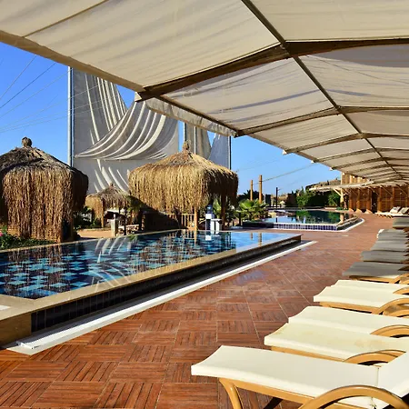 Adenya & Halal Üdülőközpont 5*