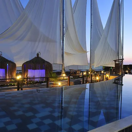 Semesteranläggning (resort) Adenya & Halal 5*