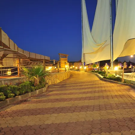 Adenya & Halal Rezort 5*