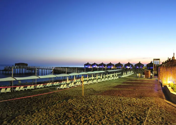 Semesteranläggning (resort) Adenya & Halal 5*