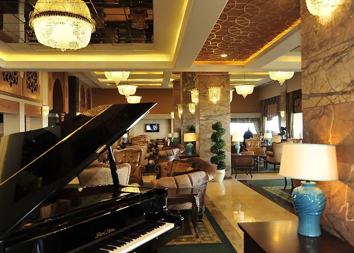 Semesteranläggning (resort) Adenya & Halal 5*