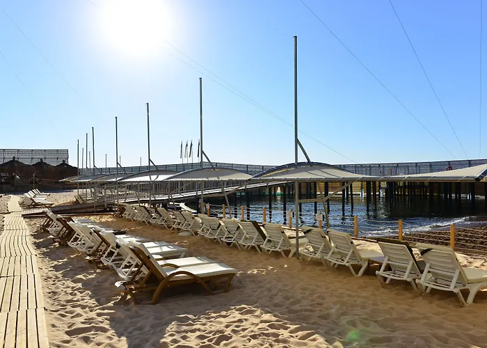 Semesteranläggning (resort) Adenya & Halal