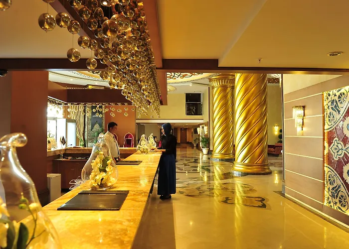 Resort Adenya & Halal