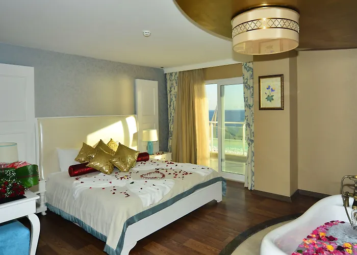 Resort Adenya & Halal 5*