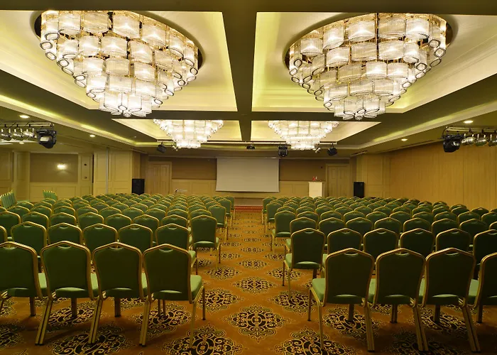 Resort Adenya & Halal 5*