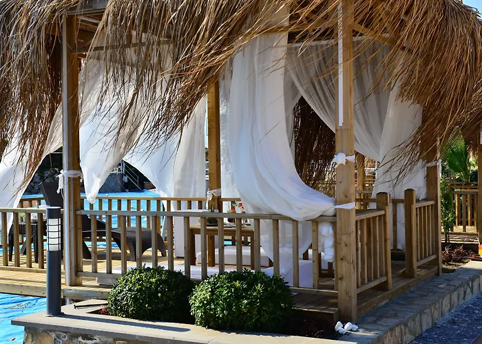 Resort Adenya & Halal